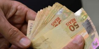 Congresso aprova orçamento com salário mínimo de R$1.320 para 2023