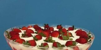 Sobremesa de morango para o natal 👩🏻🍳