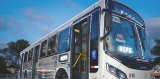 São Caetano tem ônibus municipal decorado para o Natal com mais de 3 mil lâmpadas