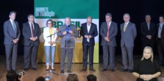Lula anuncia Haddad, Rui Costa, José Múcio e Flavio Dino como ministros