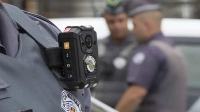 Policial Militar com câmera no uniforme - Divulgação