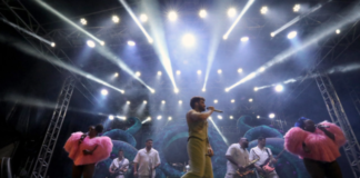 Mais de 60 mil pessoas lotam a Praça da Moça no show do Jão