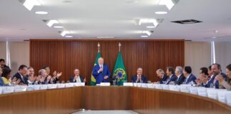 Lula em primeira reunião com ministros: “Este será o mandato da minha vida”