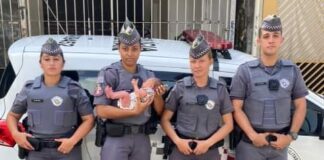 Polícia militar salva bebê recém-nascido de engasgamento