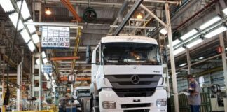Férias coletivas: Mercedes engrossa lista de fabricas paradas