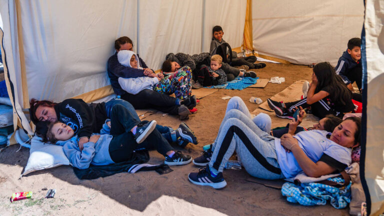 Centros de deteno dos EUA revelam descaso alarmante com a sade dos imigrantes ilegais centros-de-deteno-dos-eua-revelam-descaso-alarmante-com-a-sade-dos-imigrantes-ilegais