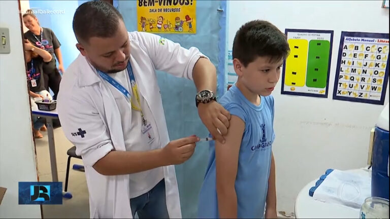 Com baixa procura, Ministrio da Sade decide redistribuir doses de vacina contra a dengue com-baixa-procura,-ministrio-da-sade-decide-redistribuir-doses-de-vacina-contra-a-dengue