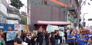 Sindserv Mauá lidera protesto em escola municipal contra descaso da Secretaria de Educação