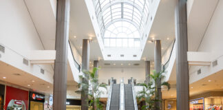 Emprego: lojas do Shopping Metrópole estão procurando funcionários para vagas abertas