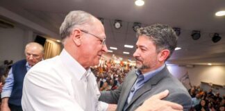 Eduardo Leite é oficializado candidato a prefeito com a presença de Geraldo Alckmin e Márcio França.