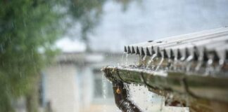 Tudo o que Você Precisa Saber Sobre o Reaproveitamento de Água da Chuva com Calhas