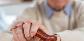 Movimento ocular horizontal pode melhorar a estabilidade de pessoas com Parkinson, diz estudo