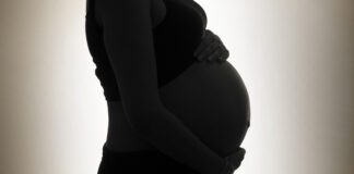 Entenda como a vacina que a gestante recebe chega ao organismo do bebê