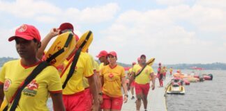 Corpo de Bombeiros de SP abre inscrições para processo seletivo de guarda-vidas temporários