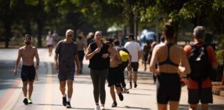 Alimentação não inflamatória e atividade física protegem saúde mental feminina, mostra estudo de SP