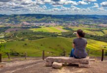 Veja 10 opções de destinos turísticos para mulheres que viajam sozinhas no estado de SP