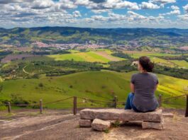 Veja 10 opções de destinos turísticos para mulheres que viajam sozinhas no estado de SP