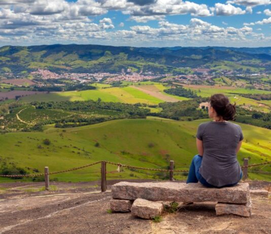 Veja 10 opções de destinos turísticos para mulheres que viajam sozinhas no estado de SP