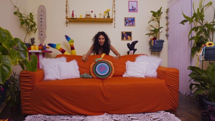 Aline Machado - Foto de Divulgação clipe Cobertor de Orelha (1)