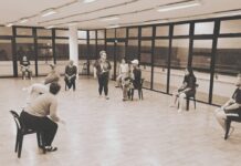 Iniciação Teatral em 4 Atos: Uma Jornada de Descoberta