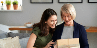 Ipem-SP alerta sobre cuidados na compra de produtos para o Dia das Mães